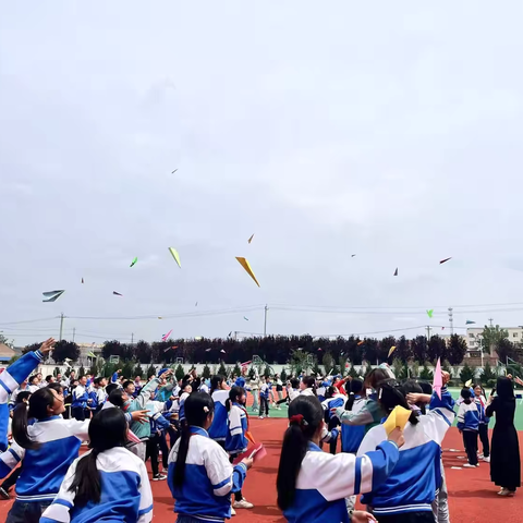 关注心灵  塑造健康——旬邑县土桥镇中心小学团体心理辅导活动纪实
