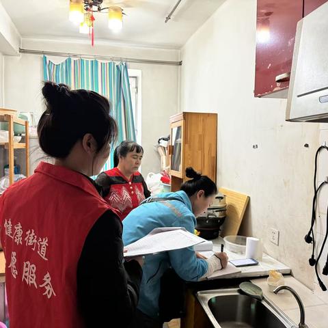 绷紧燃气安全弦 敲门行动护平安 健康路街道新城社区 联合中庆燃气开展燃气安全专项宣传整治