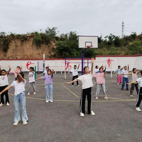 舞动精彩 快乐成长—殷都区许家沟乡小寨小学舞蹈社团纪实（十一）