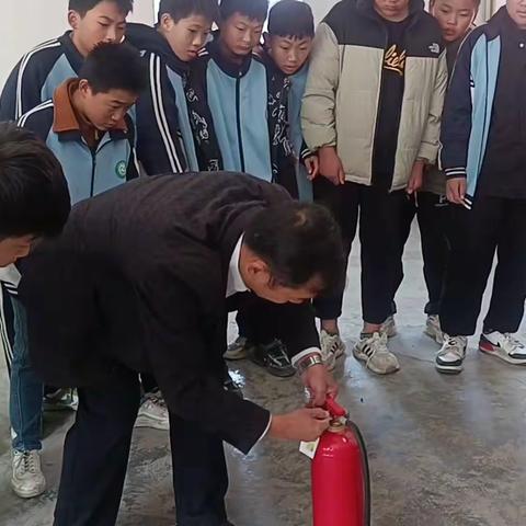 预防为主 生命至上-潘渡中学消防宣传月活动