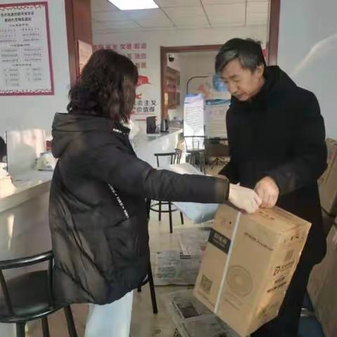 包铝平安社区开展“温暖家计划”慰问活动