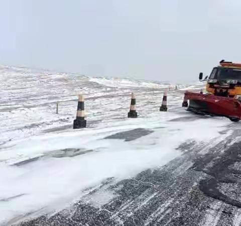 以“雪”为令，镶黄旗公路养护中心全力迎战冰雪保畅通