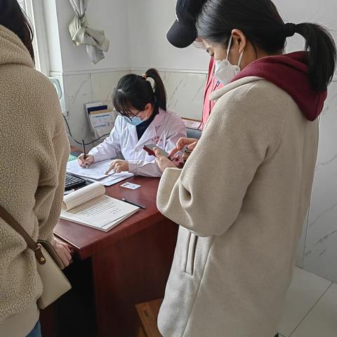 龙邑公司工会组织开展“两癌筛查促健康”女职工健康关爱活动