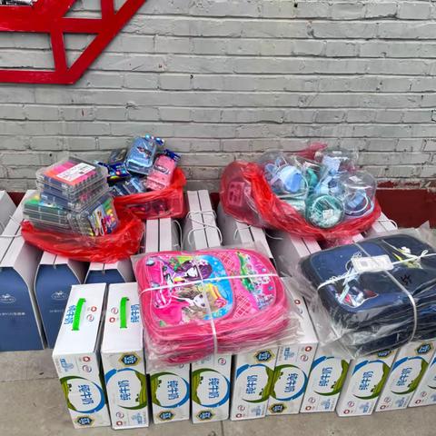 龙邑公司工会组织开展 “六一”儿童节温暖捐助活动