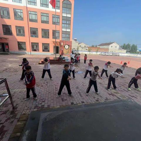 下堡小学街舞社团