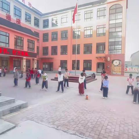 下堡小学街舞社团