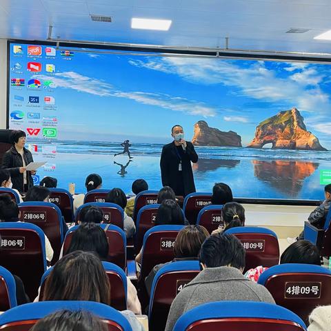 “期待花开日 市培正当时”    （2022）市骨干教师培训开幕