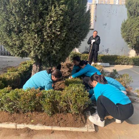 绿韵植树节，同绘企业春