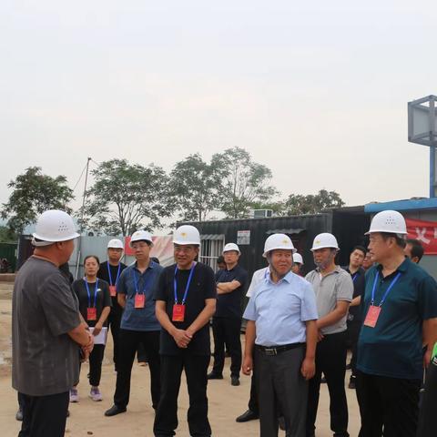 县人大常委会组织开展全县中药材产业发展视察活动