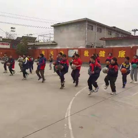 水冶镇南段小学篮球社团活动掠影