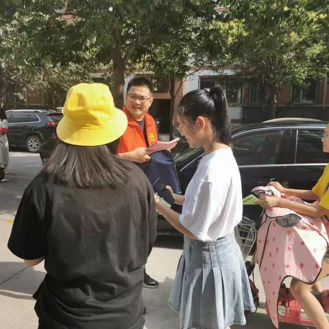 沙河市桥东街道温泉社区开展“扫黄打非”宣传活动