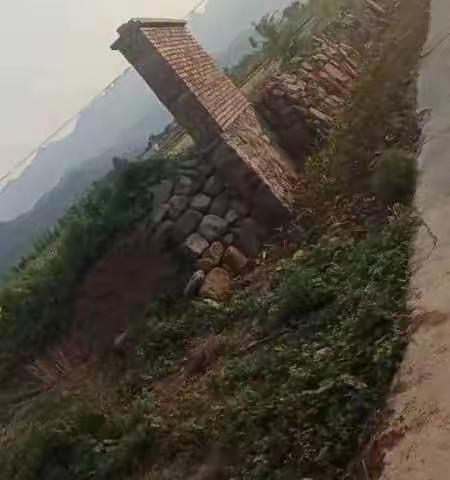 界地村硬化路面，解决群众急难愁盼