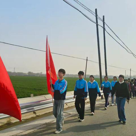 清明祭英烈 丰碑励青春因——崔家庄中学开展清明祭扫活动