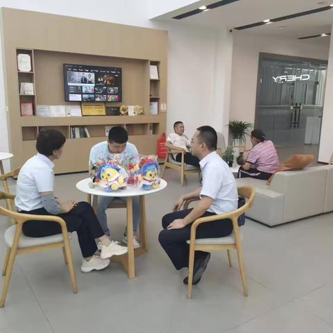 “张富清金融服务队”─金融服务进企业，港湾活动暖民心
