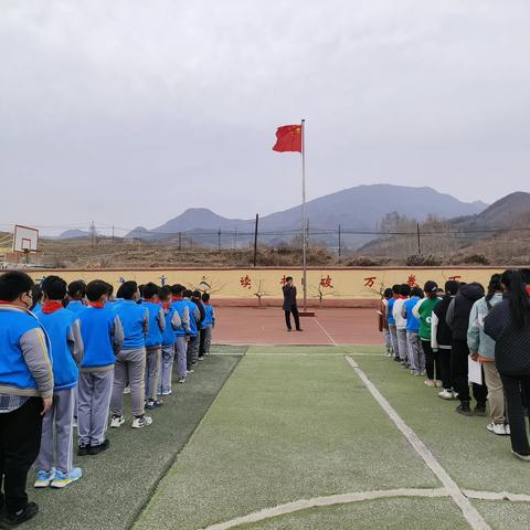 快乐读书月 师生爱阅读 筑梦向未来----满杖子学校读书展示月活动总结