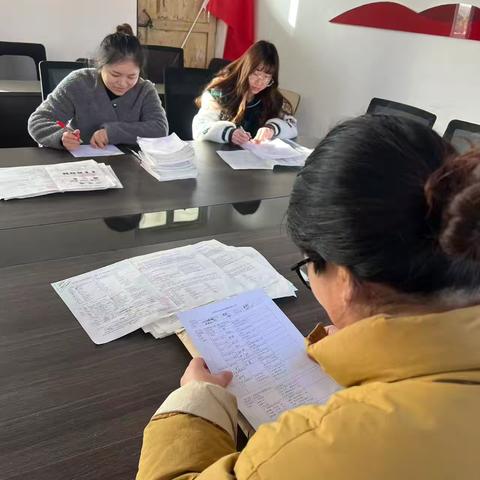 析试卷·明学情·定方向———塔山镇中心小学英语教研组期中考试试卷分析教研活动