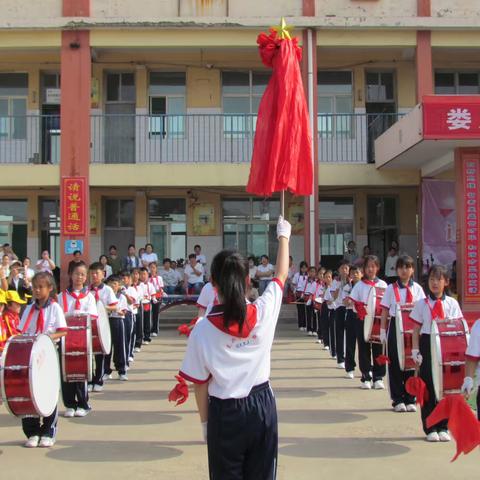 娄庄学校让六一飞                                 让快乐带宝贝们远航