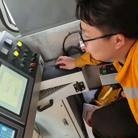 清筛一车间机械工队十月份每月一练每周一学