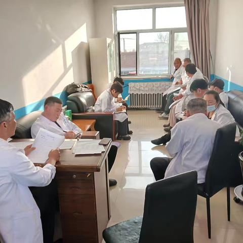 巴岱卫生院集中学习《内蒙古自治区预算绩效管理条例》