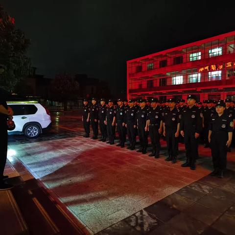 特巡警大队全力以赴抗台风保平安