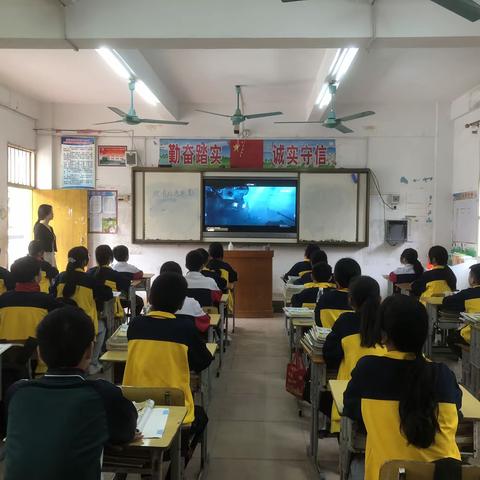 平睦镇中心小学六（2）班第8、第9周学生活动掠影