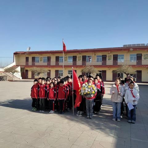 “缅怀先烈，秉承遗志” ——小庄头小学和龙堂小学清明节扫墓在行动