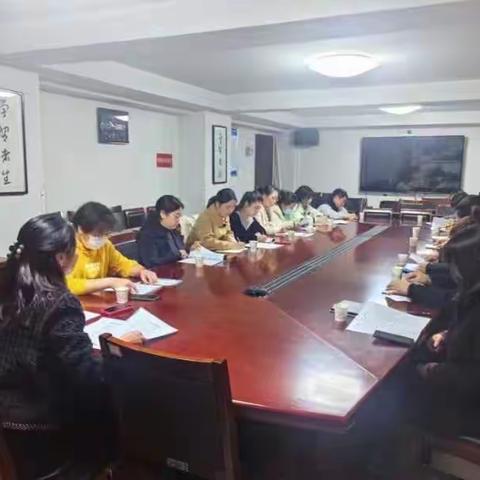 菊花园社区参加街办垃圾分类工作推进会