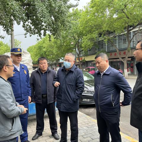 新城区区委常委、副区长杨珩带队检查五一节前安全生产和消防工作