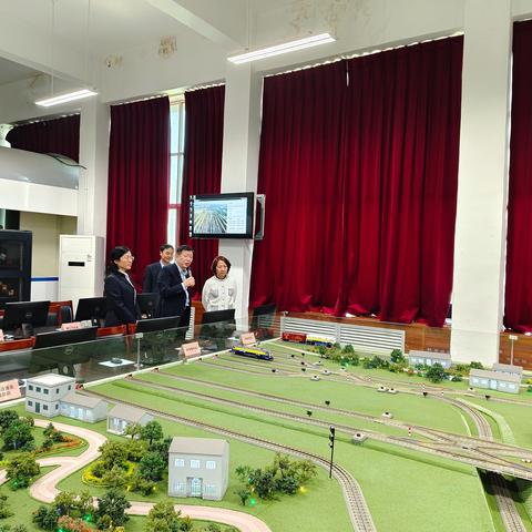 学院领导深入自强校区调研指导工作并召开座谈会