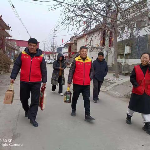 【文明实践慰问困难群众，爱心接力情暖大美新城】微力量新城志愿者走访慰问困难群众