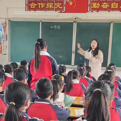 聚焦课堂共提升，听课指导促成长——城区中心校人员陪同教研室教研员走进北门明德小学进行听课指导活动