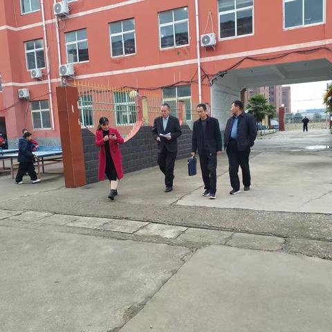 教体局专项检查民办学校 筑牢校园安全防线