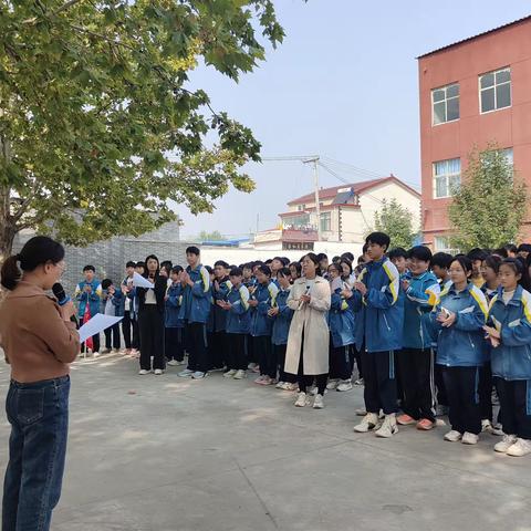 表彰催奋进，挑战铭壮志——照镜镇第一初级中学八年级月考表彰