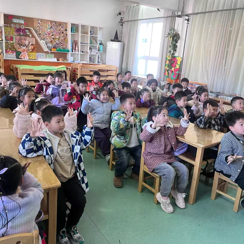 洛宁县直幼儿园大一班12月份家长进课堂：“保护眼睛”主题活动