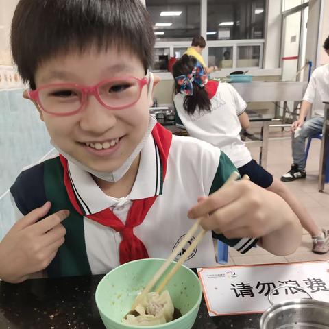 农林下路小学烹饪课