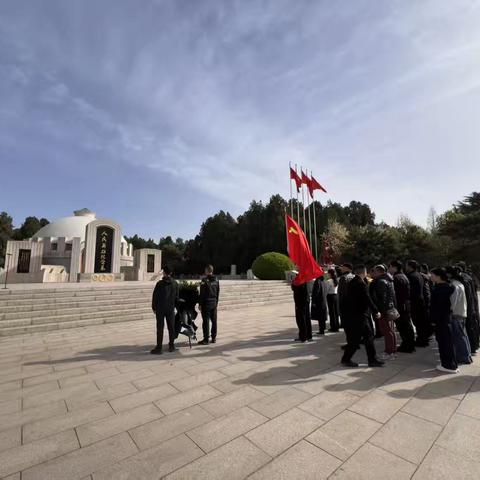 邯郸市自然资源和规划局邯山区分局开展“丰碑祭英烈 丰碑砺初心”祭扫烈士陵园主题党日活动