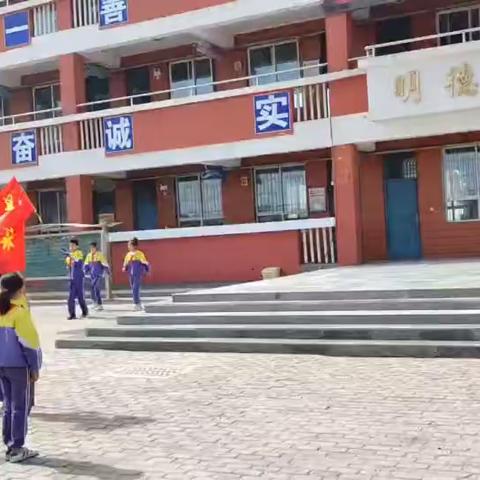 学习党的二十大  争做新时代好队员