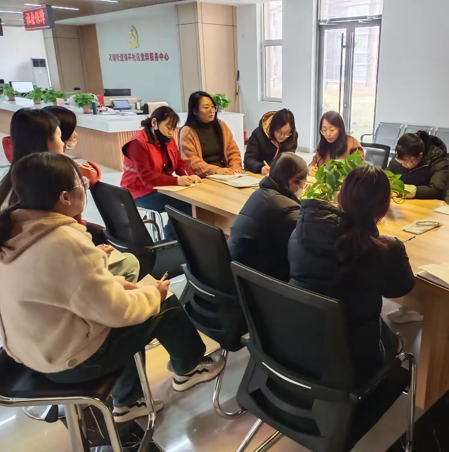 简篇-“1+7+N”背后的女当家:清平社区专职副书记李晶用议事密码解锁社区幸福方程式