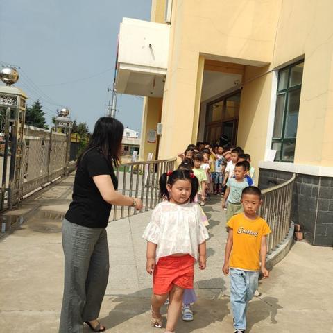 成长初体验  幼小零距离——五台中心园参观小学实践活动