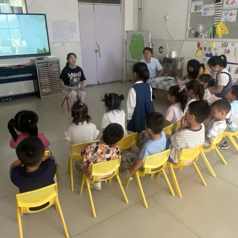 琉璃寺镇中心幼儿园周课程活动案例——中班艺术活动《蜻蜓》