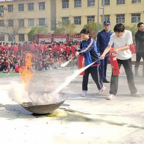 警钟长鸣，筑牢防线——大岭初中联合多部门开展反恐防暴与应急疏散暨消防安全演练活动