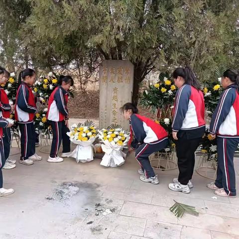 【清明节祭扫齐越先生之墓】—吉庆学校