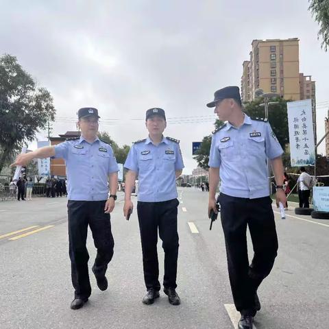 太白公安丨圆满完成太白县第十五届旅游避暑季开幕式暨摩托车越野赛安保任务