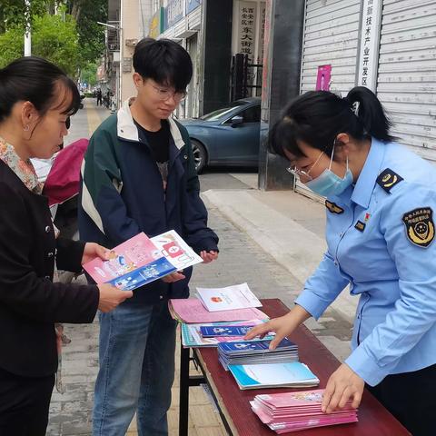 东大市场所开展化妆品安全科普宣传活动