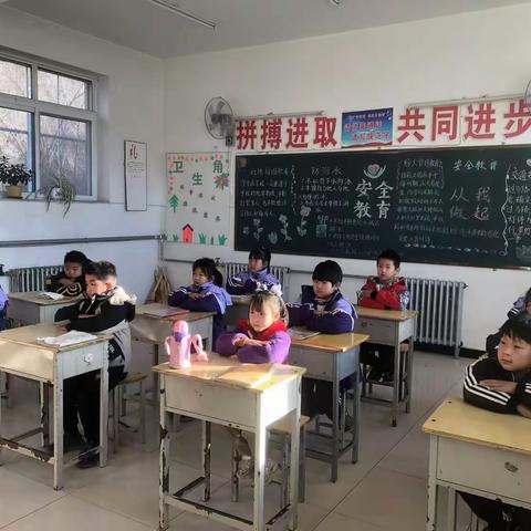 趣玩无“纸”境     五育促成长 ———大官屯小学一、二年级“无纸化”测评