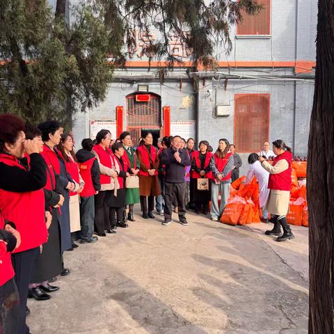 初冬送暖 温情守护