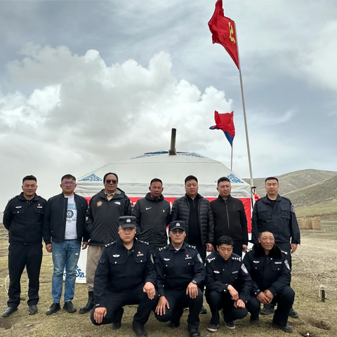 县委常委、政法委书记降措到色须镇拉龙沟“三山一界”边界纠纷维稳卡点慰问值班人员