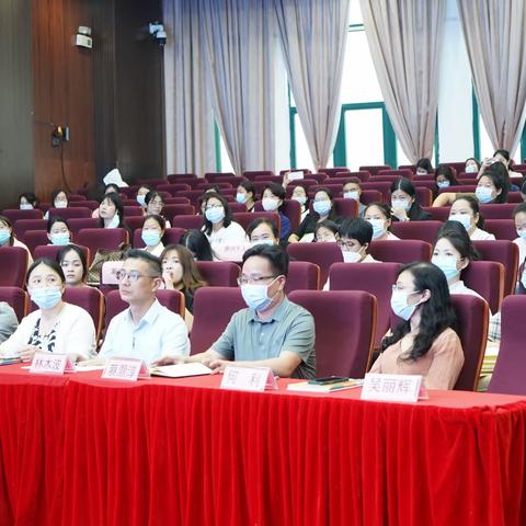 校本研修增实效 携手并进展风采——记中山市实验小学省级校本研修展示（语文专场）活动