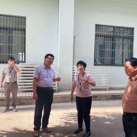 海口市滨海小学宿舍小区党建指导员开展工作