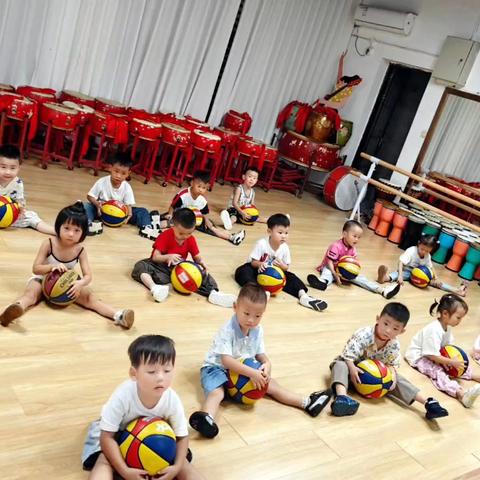 崇州市梦原幼儿园篮球、数独游戏活动 (一）